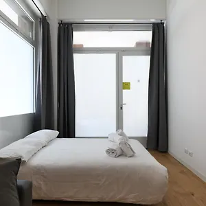 Apartment Primopiano - La Malfa Flats, Mailand